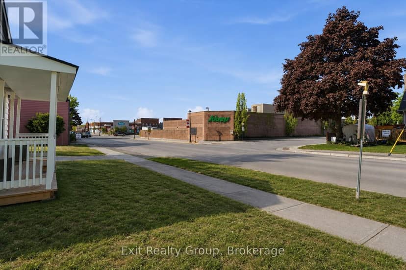 27 Young Street — photo 3 of 28