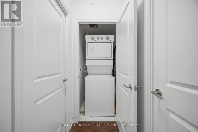 405 - 1050 Main Street E — photo 18 of 31