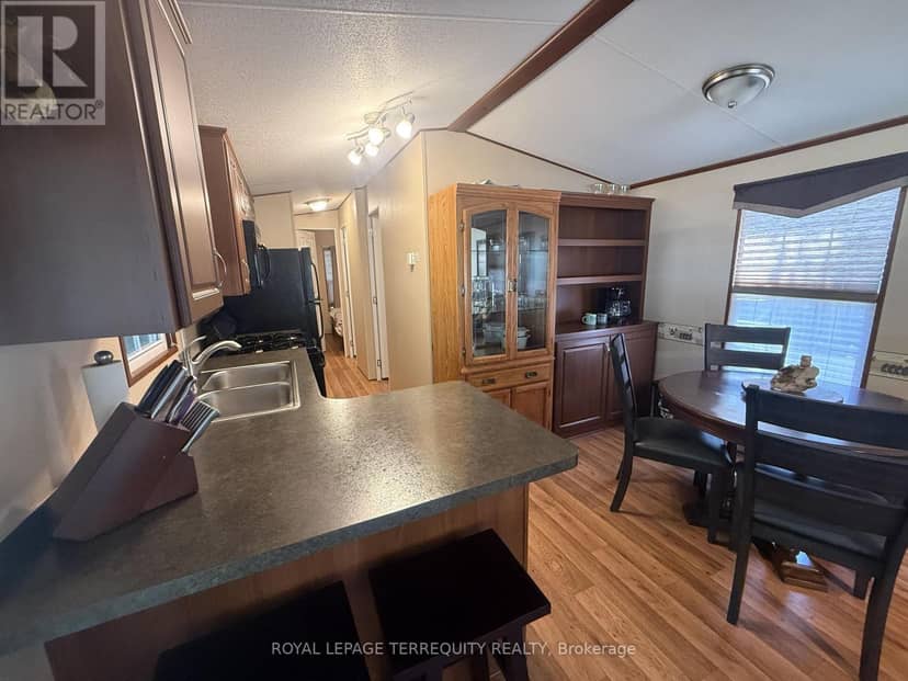 16 Rockhaven — photo 10 of 25