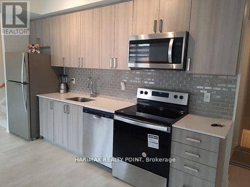 8 - 4015 Hickory Drive — photo 10 of 34
