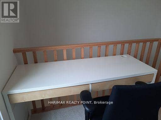 8 - 4015 Hickory Drive — photo 24 of 34