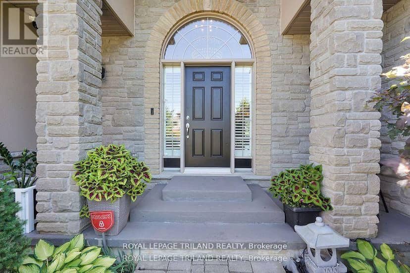 7119 Clayton Walk — photo 2 of 40