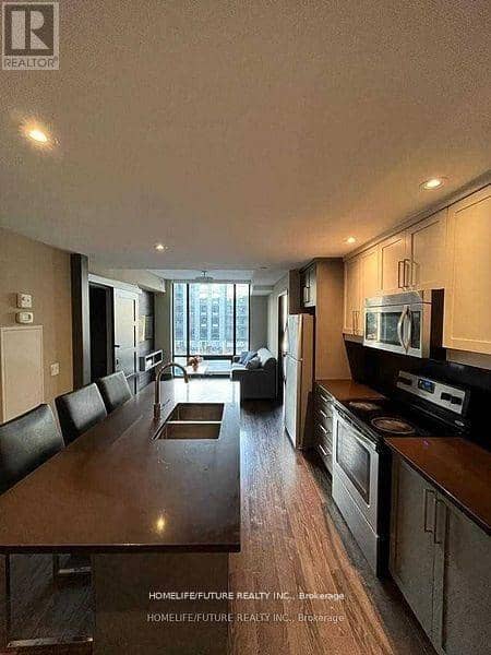 C523 - 330 Phillip Street — photo 3 of 6