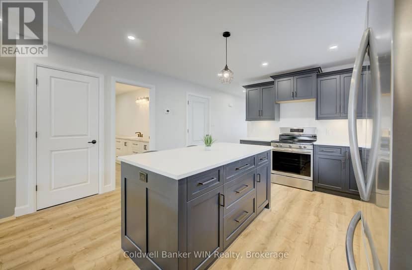 217 Elgin Street — photo 6 of 36
