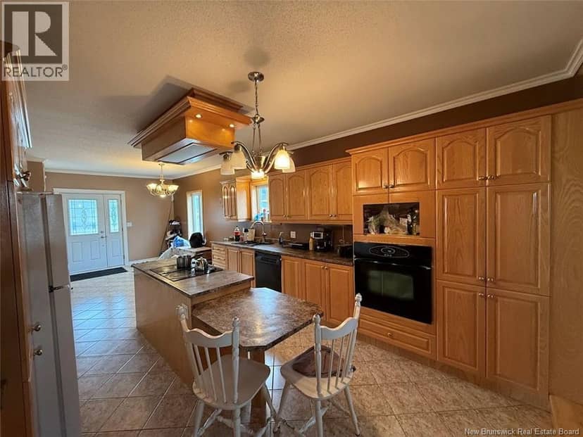 1156 St-Francois Street — photo 2 of 15