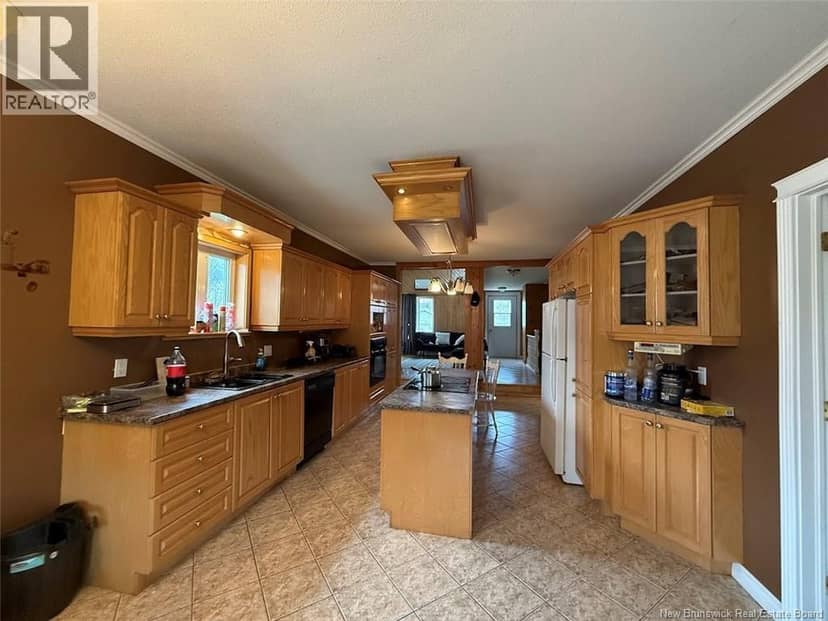 1156 St-Francois Street — photo 4 of 15