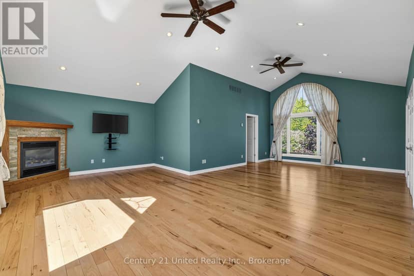 825 Southview Drive — photo 15 of 40