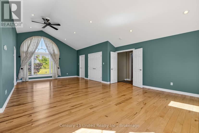 825 Southview Drive — photo 17 of 40