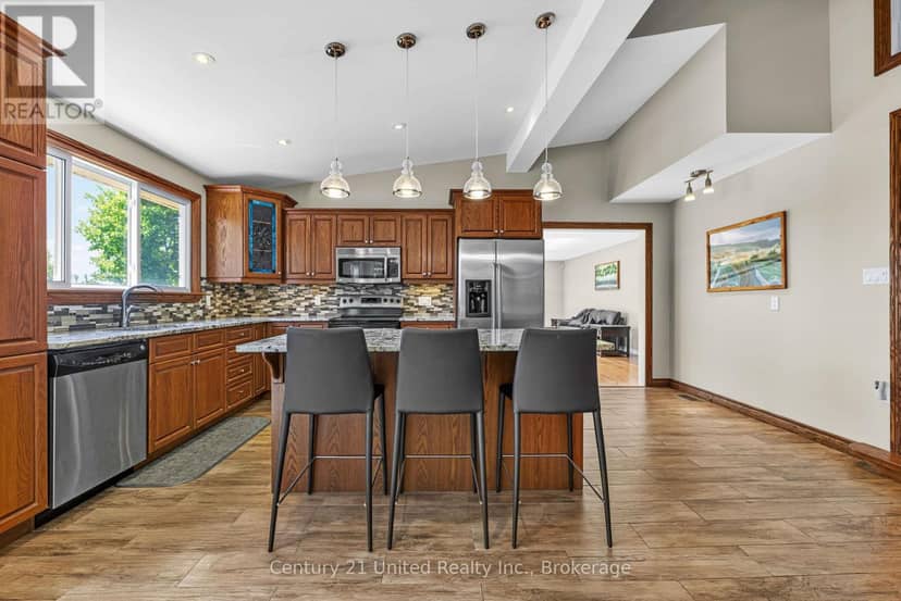825 Southview Drive — photo 8 of 40