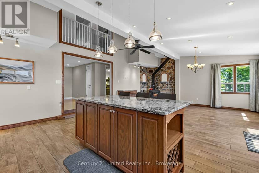 825 Southview Drive — photo 9 of 40