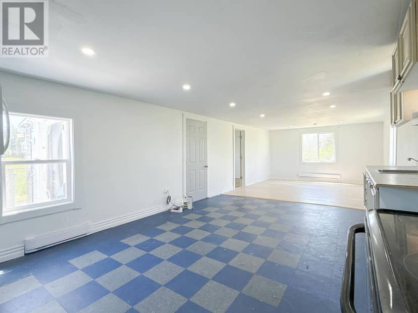 6447 Cardigan Road — photo 3 of 23