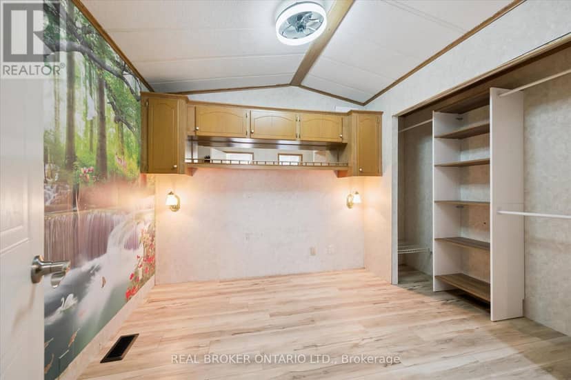 490 Spruce Street — photo 15 of 40