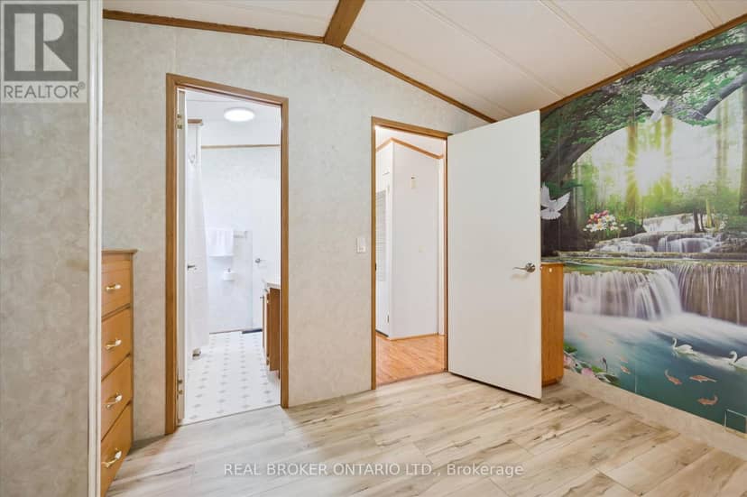 490 Spruce Street — photo 16 of 40