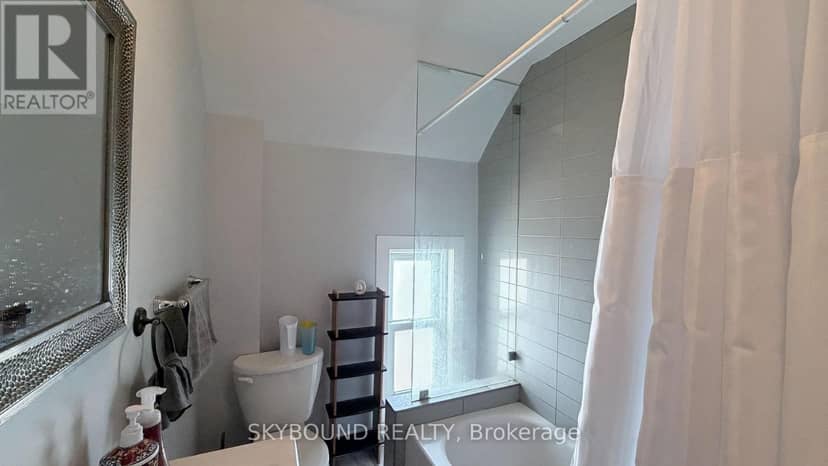 4890 Saint Clair Avenue — photo 17 of 21