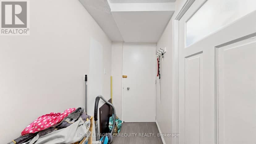 321 Lakeshore Road E — photo 38 of 40