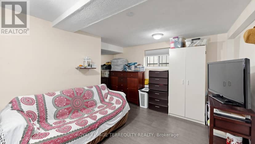 321 Lakeshore Road E — photo 32 of 40