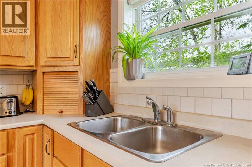 2 Wood Avenue — photo 10 of 40