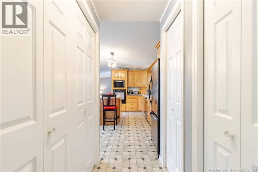 2 Wood Avenue — photo 20 of 40