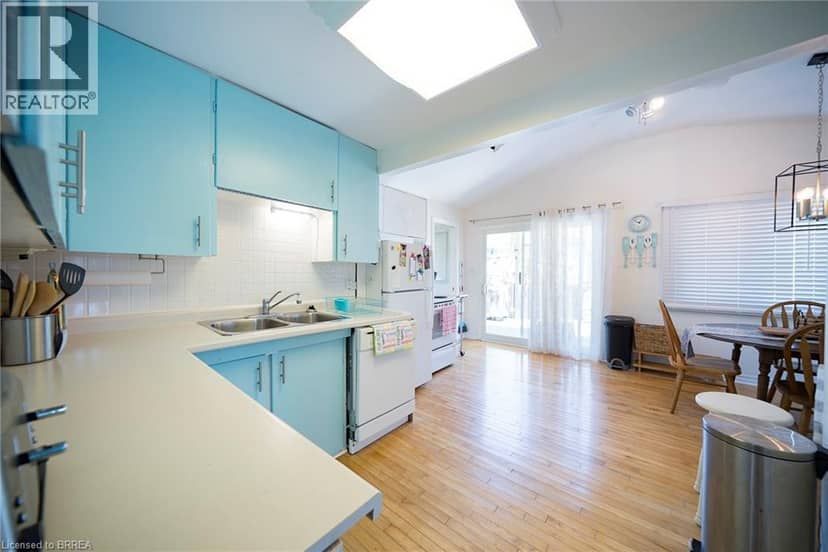 21 FERRIS Street — photo 18 of 35