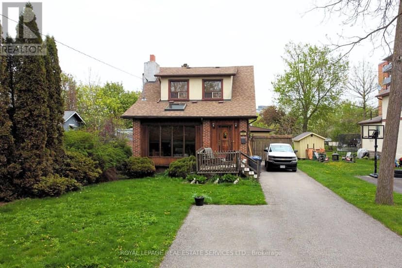 1083 Seneca Avenue — photo 5 of 5