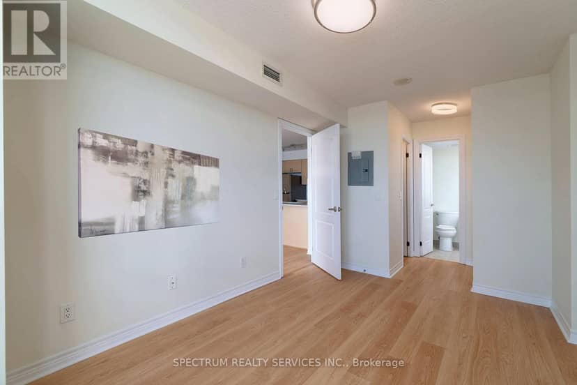 904 - 15 North Park Road — photo 32 of 40