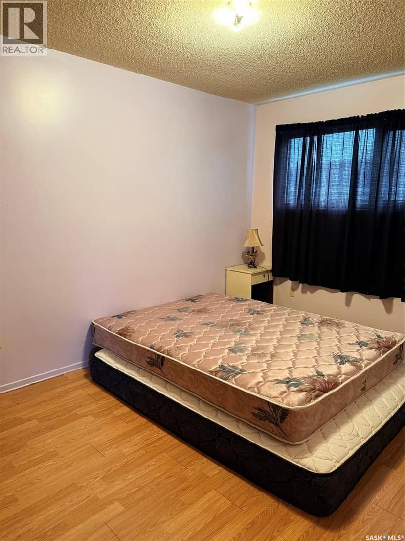 512 McNab STREET — photo 8 of 24