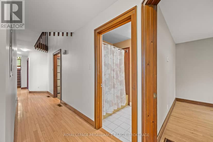 20 Riverside Drive — photo 11 of 40