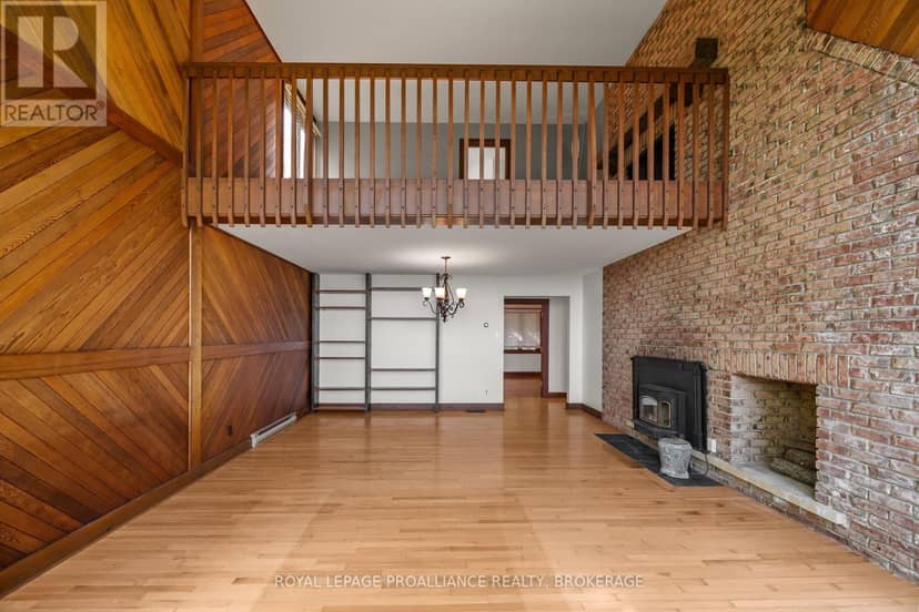 20 Riverside Drive — photo 15 of 40