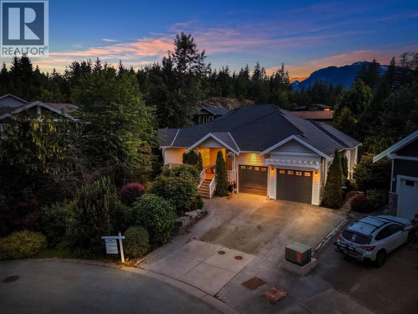1001 CONDOR PLACE, Squamish
