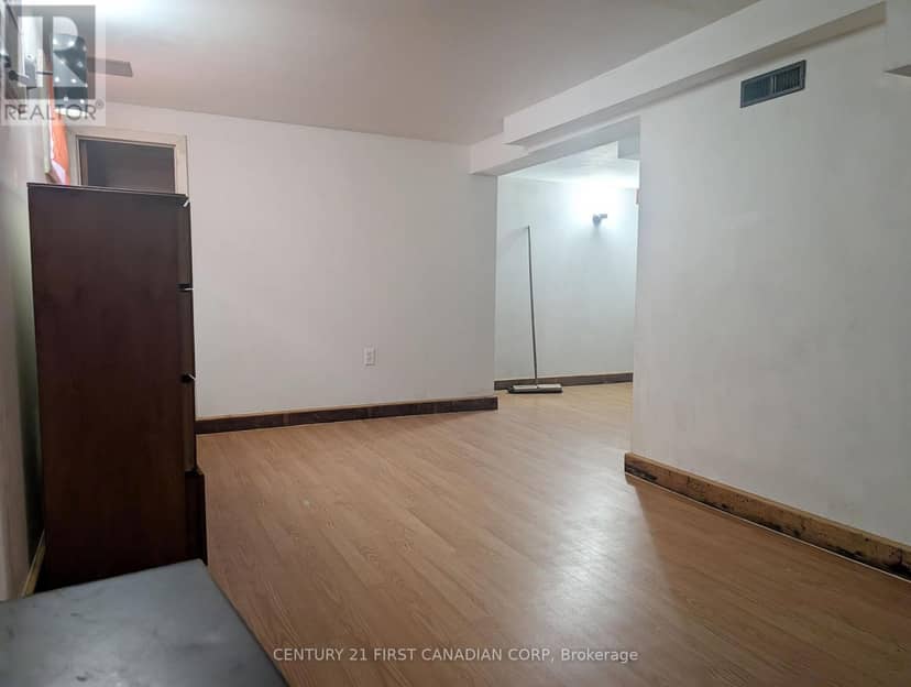 1169 Oxford Street E — photo 16 of 32