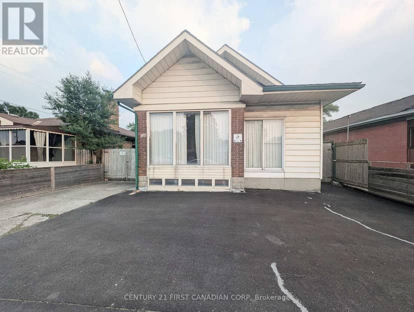 1169 Oxford Street E — photo 2 of 32