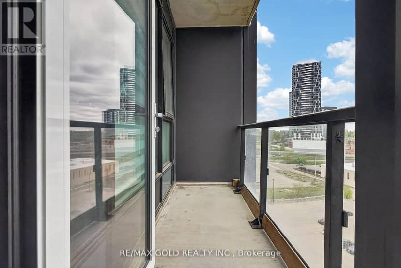 1010 - 104 Garment Street — photo 33 of 40
