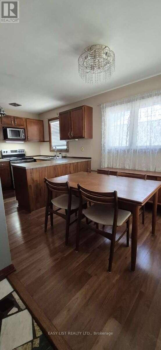 2371 Alexis Road, Windsor, photo 4