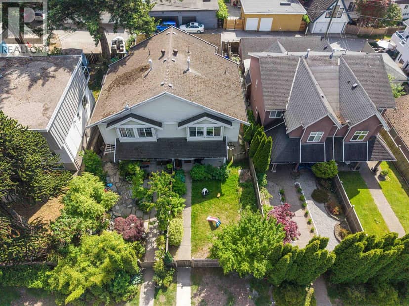 409-411 417-419 E 3RD STREET, North Vancouver, photo 4
