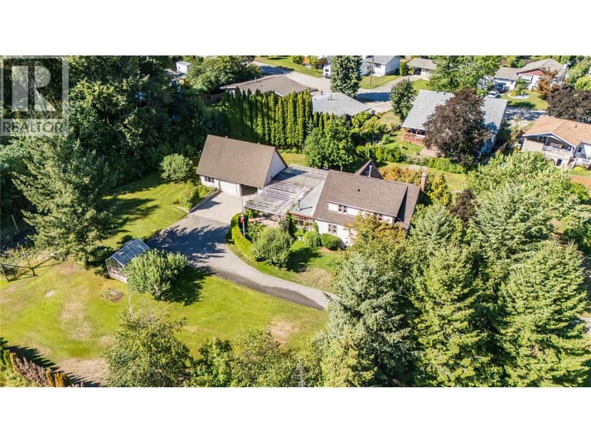 102 18th Street, Castlegar