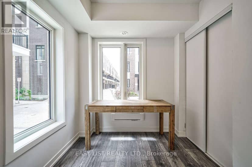 27 Spruce Pines Crescent — photo 21 of 21