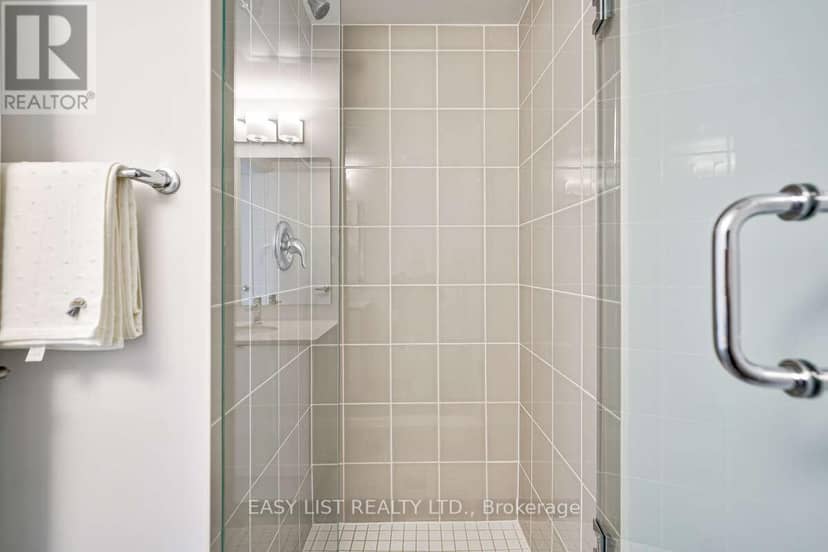 27 Spruce Pines Crescent — photo 9 of 21