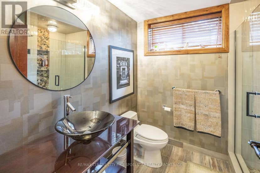 544423 Clarke Road — photo 39 of 40