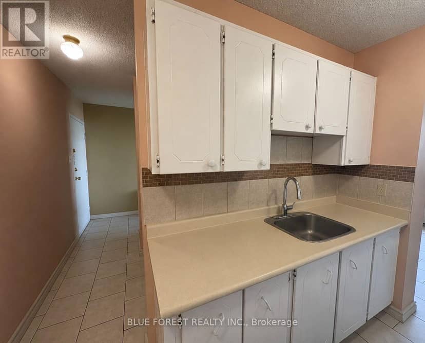 1506 - 1105 Jalna Boulevard — photo 9 of 15