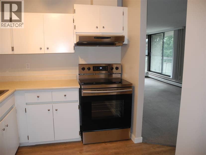 702 3771 BARTLETT COURT, Burnaby, photo 7
