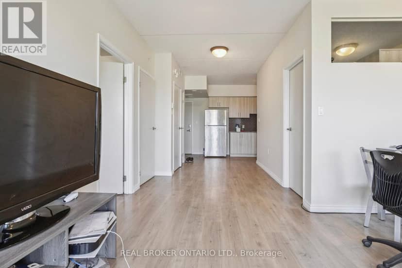 G607 - 275 Larch Street — photo 1 of 23