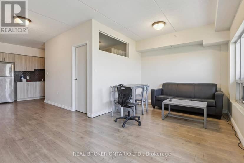 G607 - 275 Larch Street — photo 10 of 23