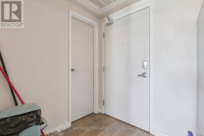 G607 - 275 Larch Street — photo 7 of 23