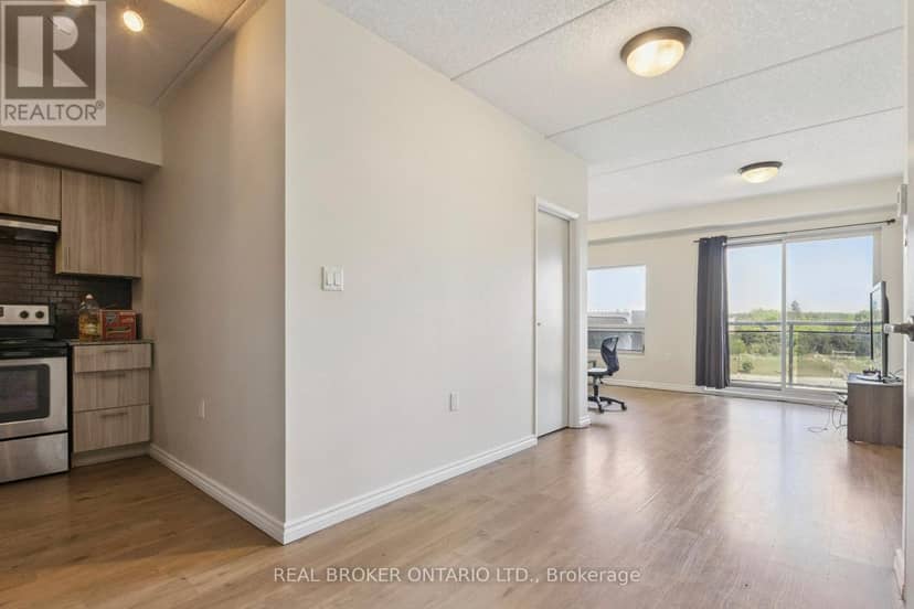 G607 - 275 Larch Street — photo 8 of 23