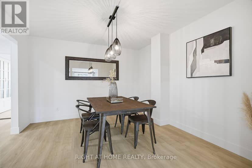 216 Fleetwood Crescent — photo 12 of 40