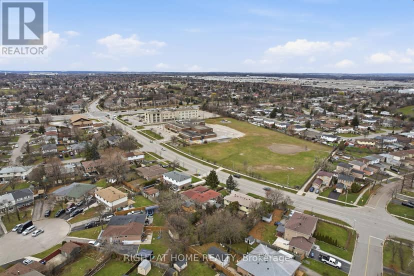 216 Fleetwood Crescent — photo 40 of 40