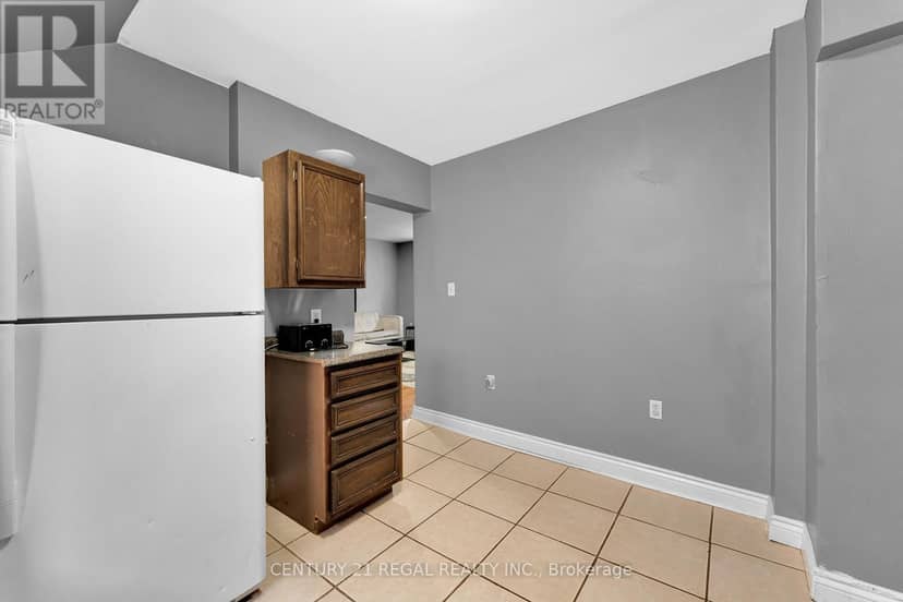 942 Tecumseh Road E — photo 10 of 35
