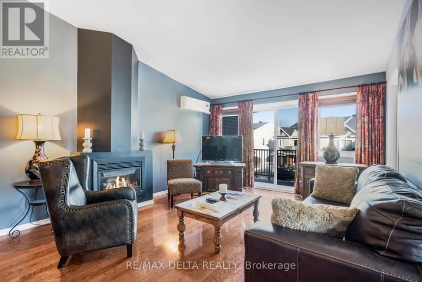 208 - 2927 Laurier Street — photo 7 of 24