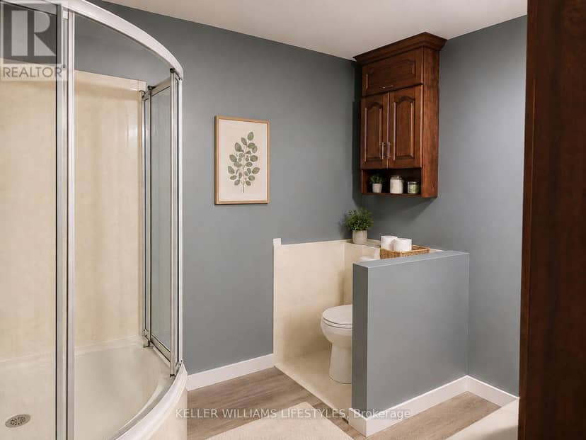 664 Wonderland Road S — photo 11 of 15