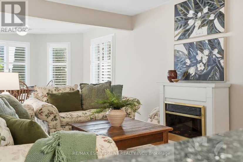 148 Glenariff Drive — photo 14 of 38